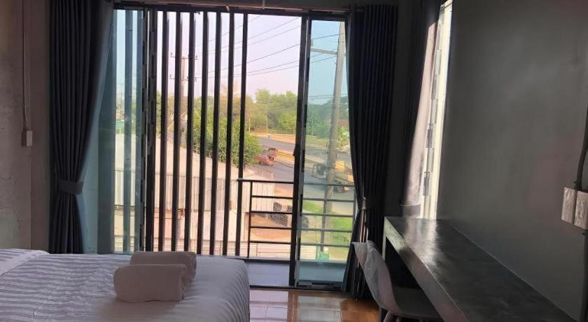 Sixty-Nine Resort Nakhon Phanom Esterno foto