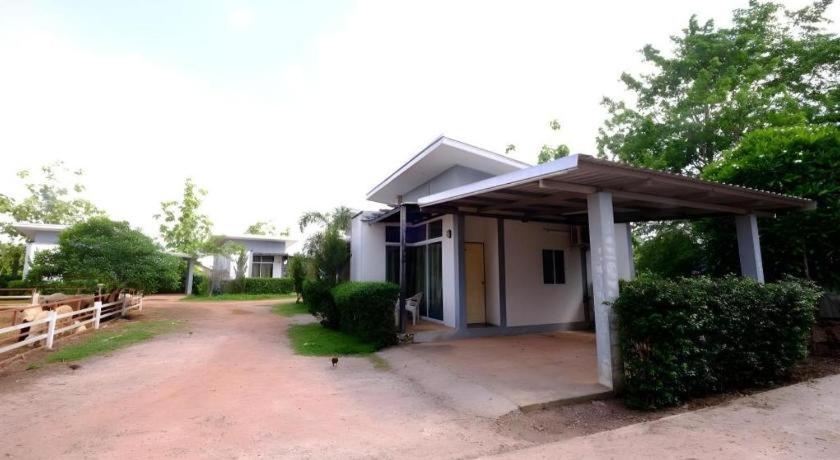 Sixty-Nine Resort Nakhon Phanom Esterno foto